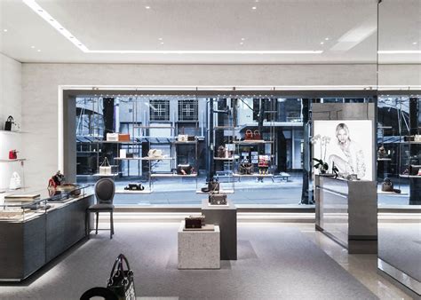 dior holtrenfrew|Dior store in toronto.